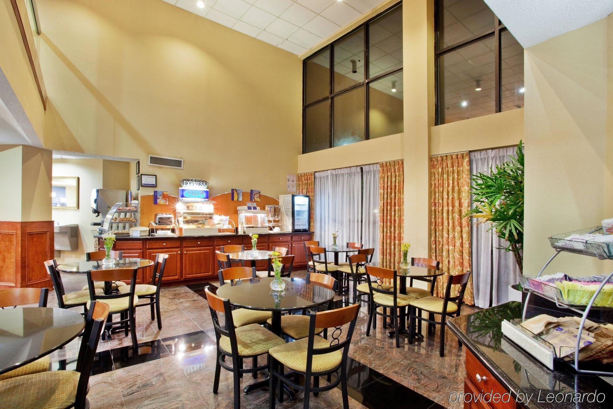 Holiday Inn Express Hotel & Suites Lawrenceville By Ihg Ngoại thất bức ảnh